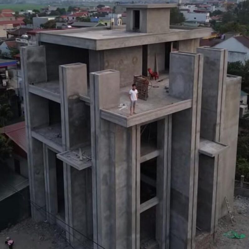Nam TikToker 1,4 triệu người theo dõi “Đẽo cày giữa đường”